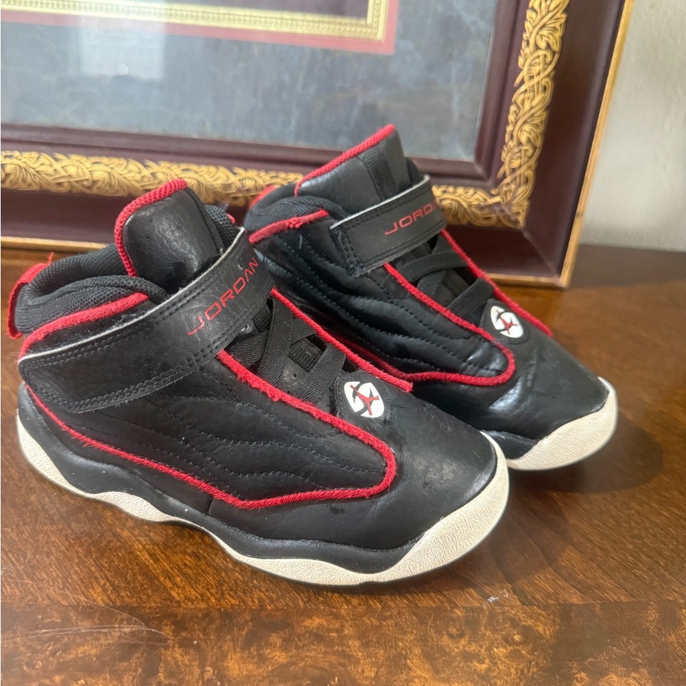 Jordan Kids Black and Red Sneakers